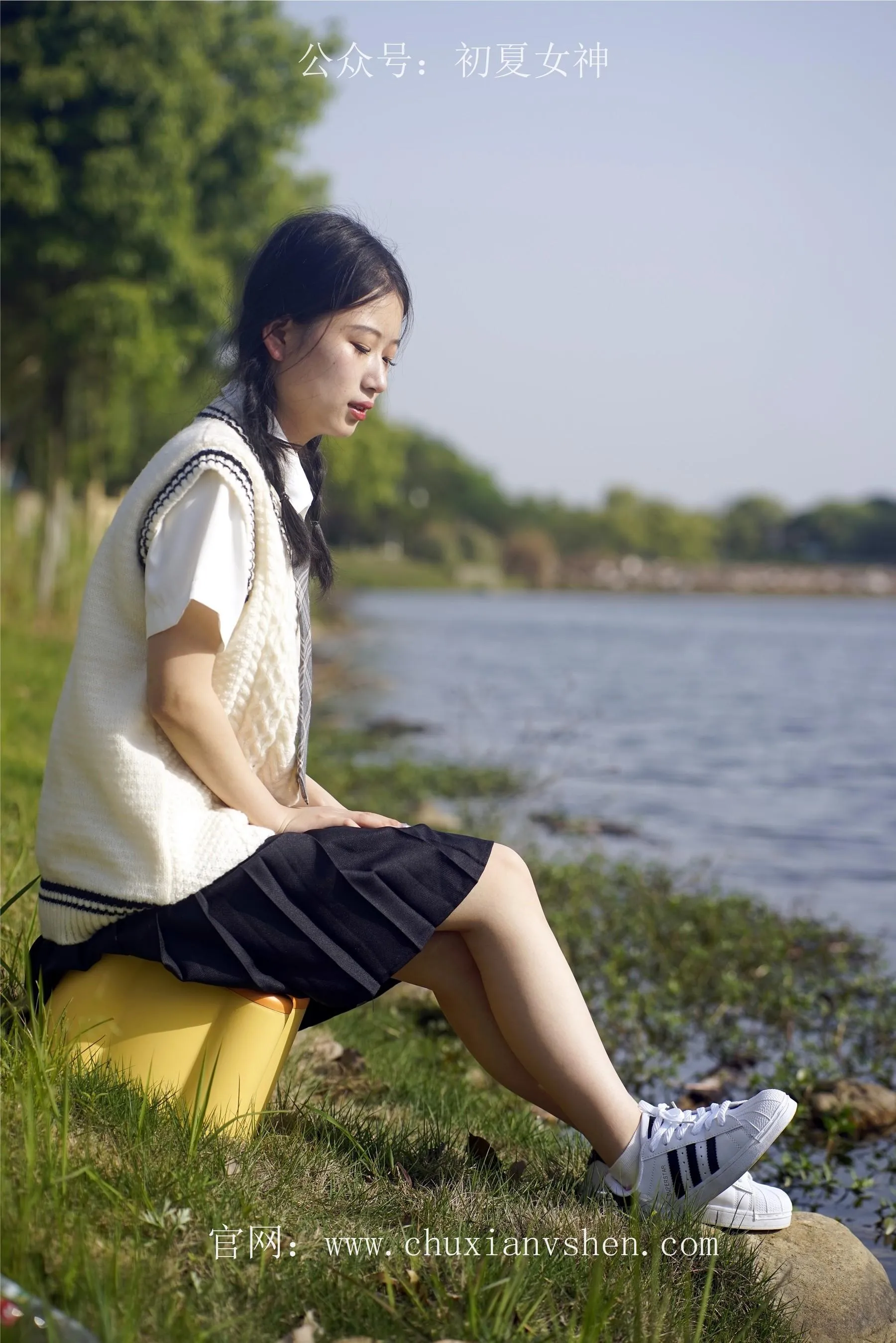 初夏女神 NO.061 念念 春秋JK套搭配三叶草贝壳头鞋 [115P]插图7